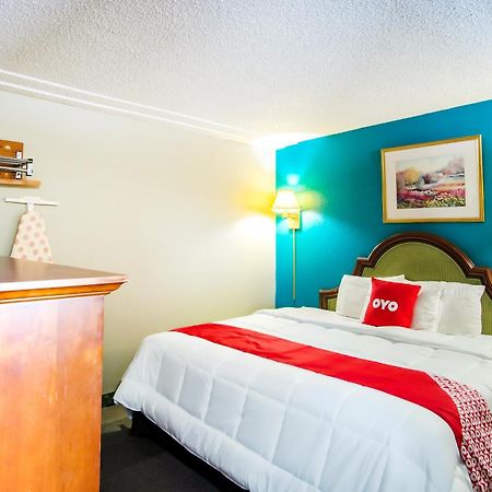 Oyo Hotel Hutchinson West 4Th Ave 외부 사진