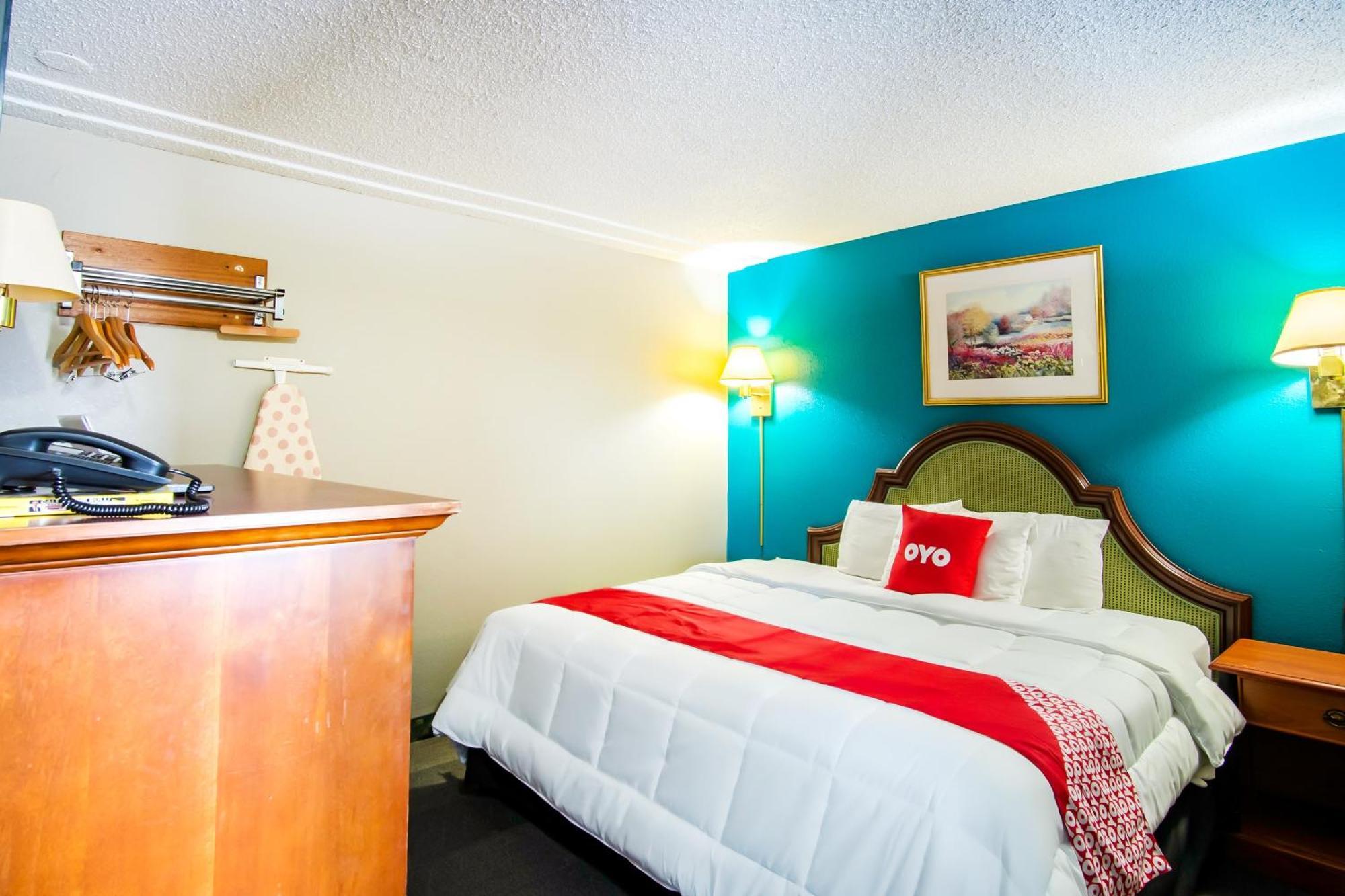 Oyo Hotel Hutchinson West 4Th Ave 외부 사진