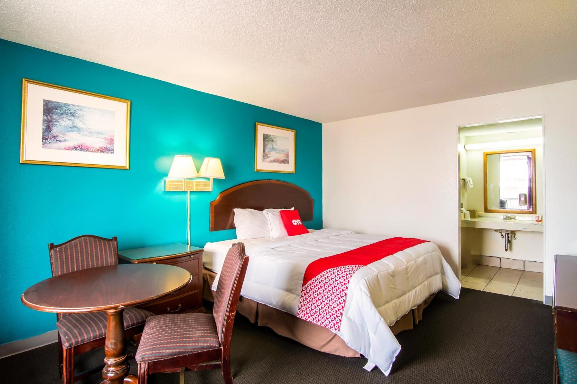 Oyo Hotel Hutchinson West 4Th Ave 외부 사진