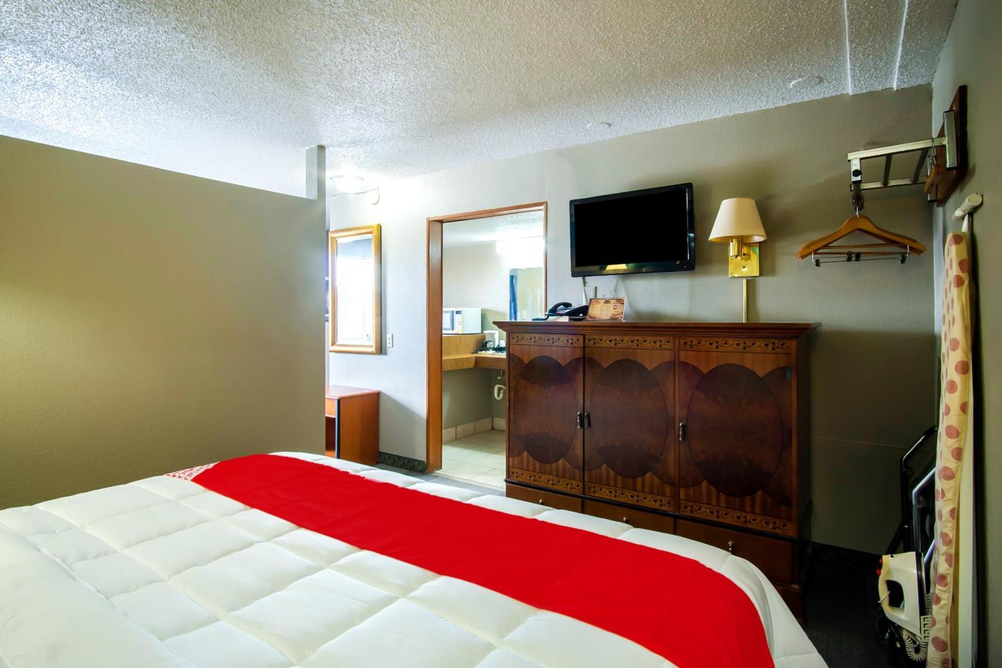 Oyo Hotel Hutchinson West 4Th Ave 외부 사진
