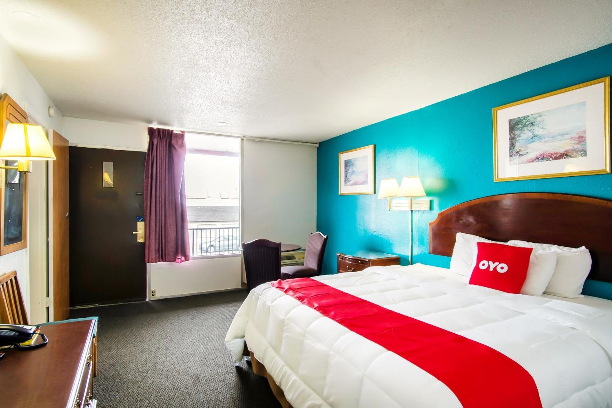 Oyo Hotel Hutchinson West 4Th Ave 외부 사진