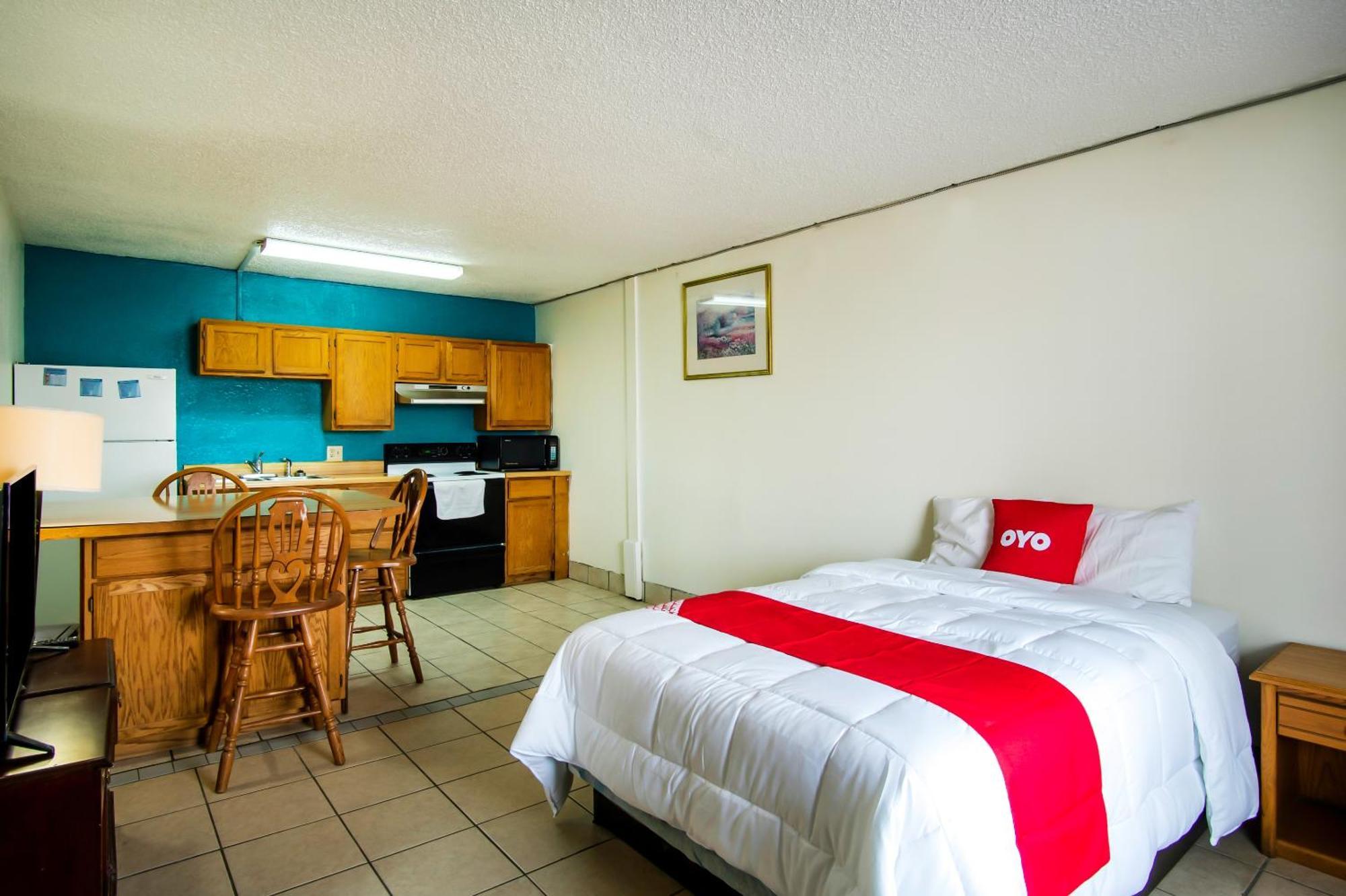 Oyo Hotel Hutchinson West 4Th Ave 외부 사진