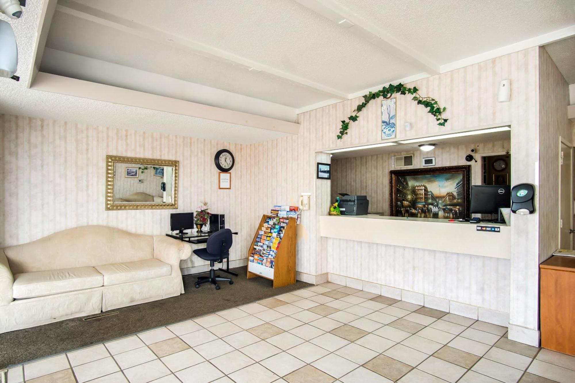Oyo Hotel Hutchinson West 4Th Ave 외부 사진