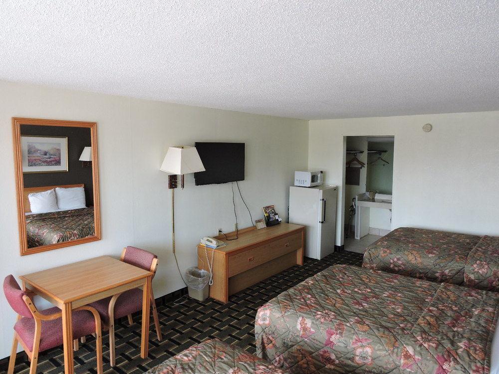 Oyo Hotel Hutchinson West 4Th Ave 외부 사진
