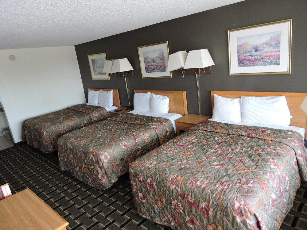 Oyo Hotel Hutchinson West 4Th Ave 외부 사진