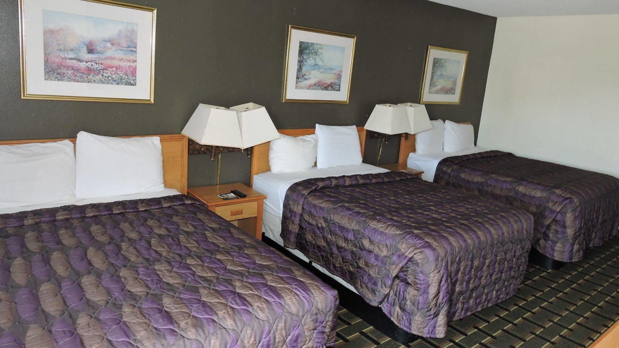 Oyo Hotel Hutchinson West 4Th Ave 외부 사진