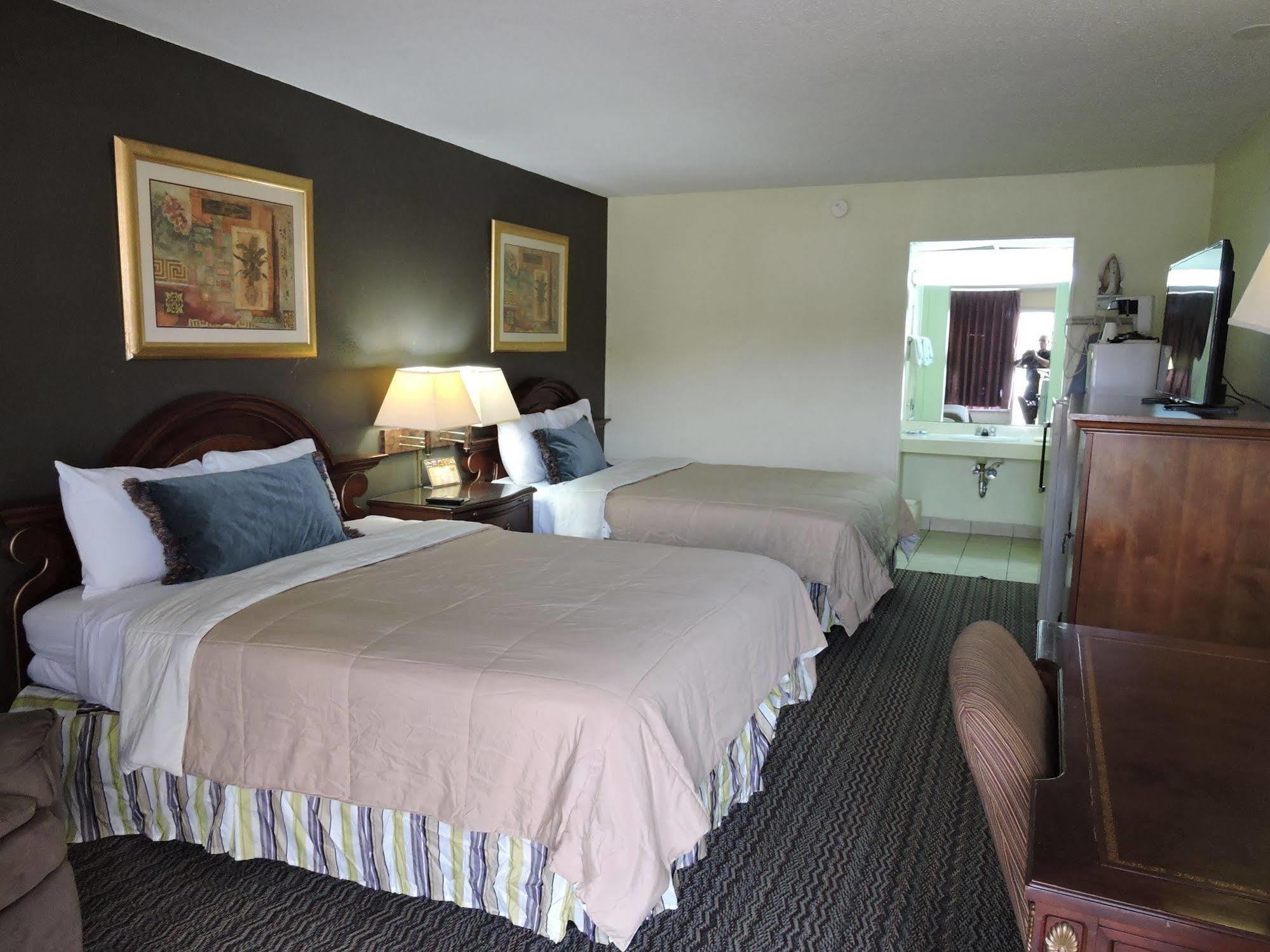 Oyo Hotel Hutchinson West 4Th Ave 외부 사진